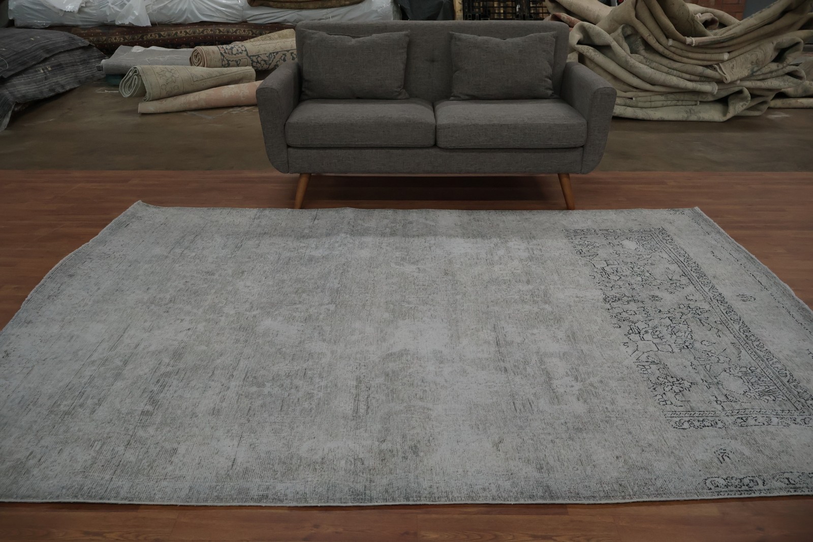 Distressed Gray Vintage Area Rug Handmade Traditional with Subtle Pattern 6×9