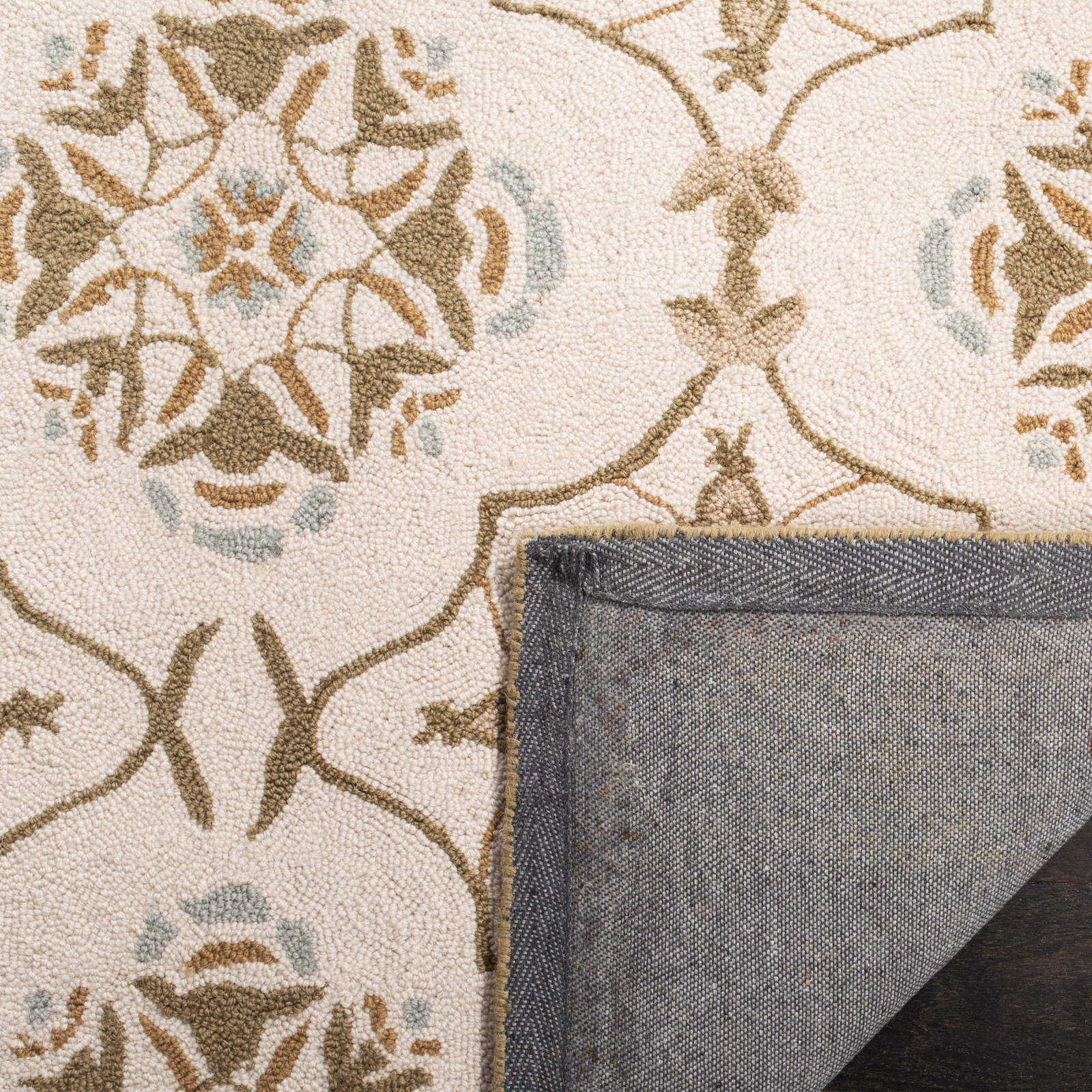 Safavieh Chelsea IVORY / GREEN 1′-8″ X 2′-6″ Area Rug – HK376A-2