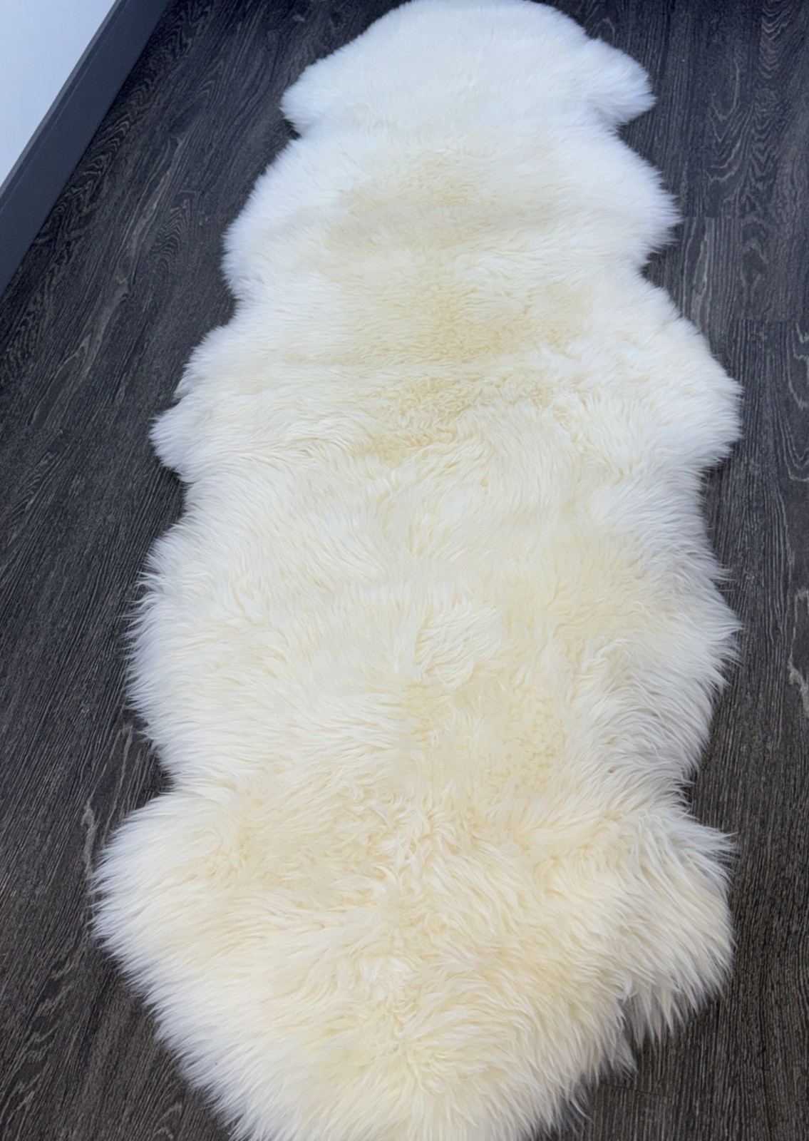 NWD $245 Ugg Sheepskin Double Area Rug Snow White 2 ft X 6 ft