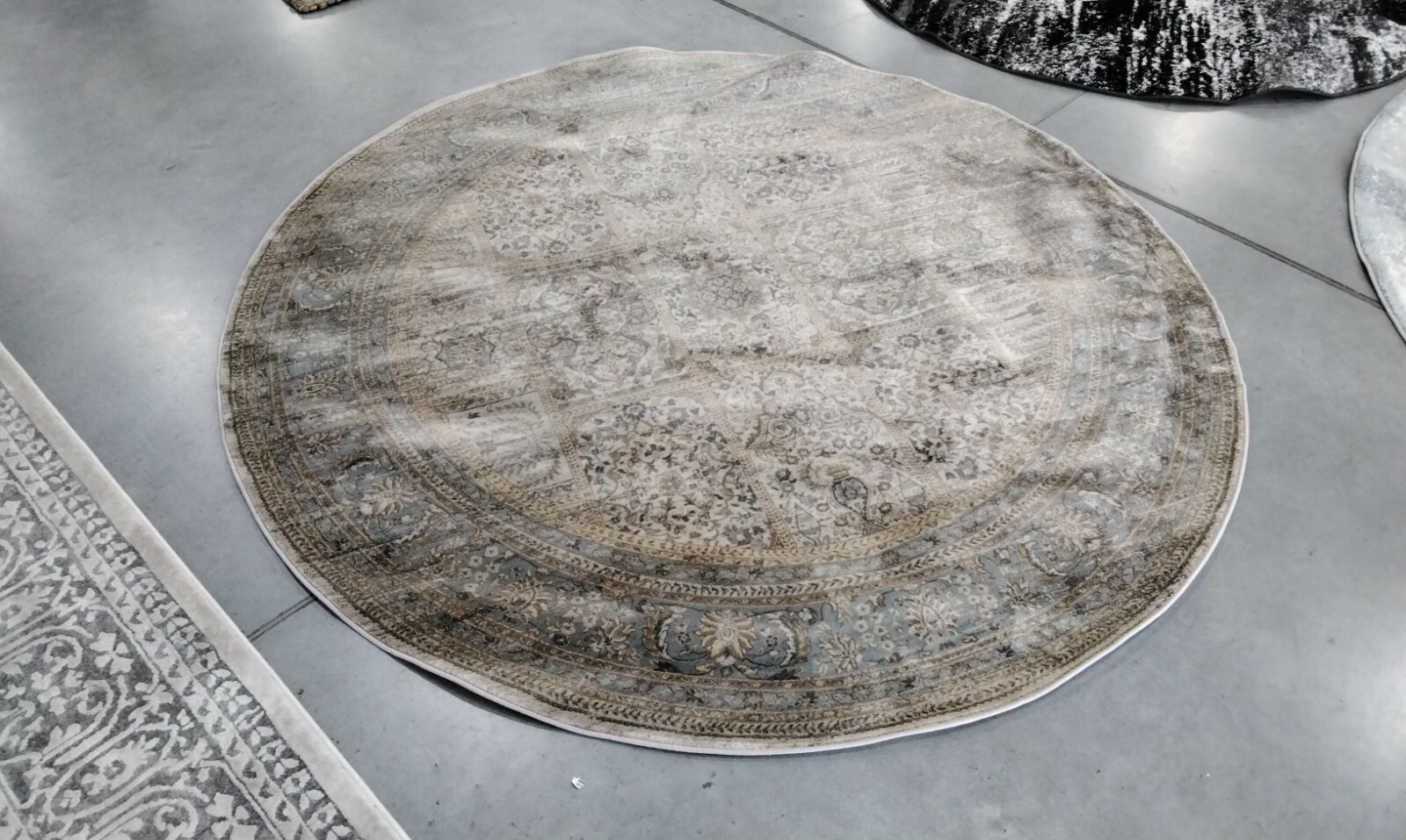 LIGHT BLUE 6′-7″ X 6′-7″ Round Stained Rug, Reduced Price 1172712146 VTG570A-7R