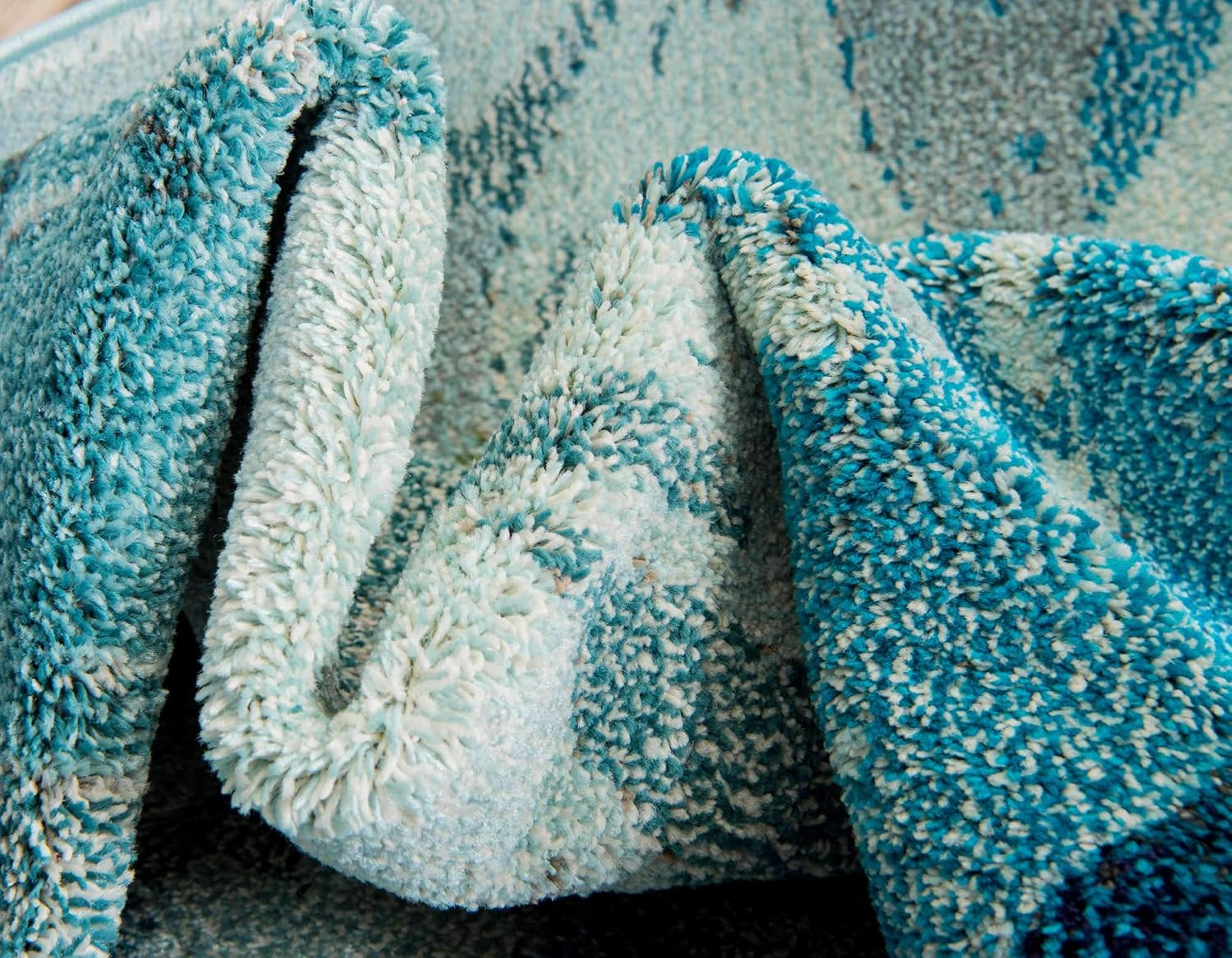 Unique Loom Positano Collection Coastal Modern Fish Light Blue Area Rug (5′ X 8′
