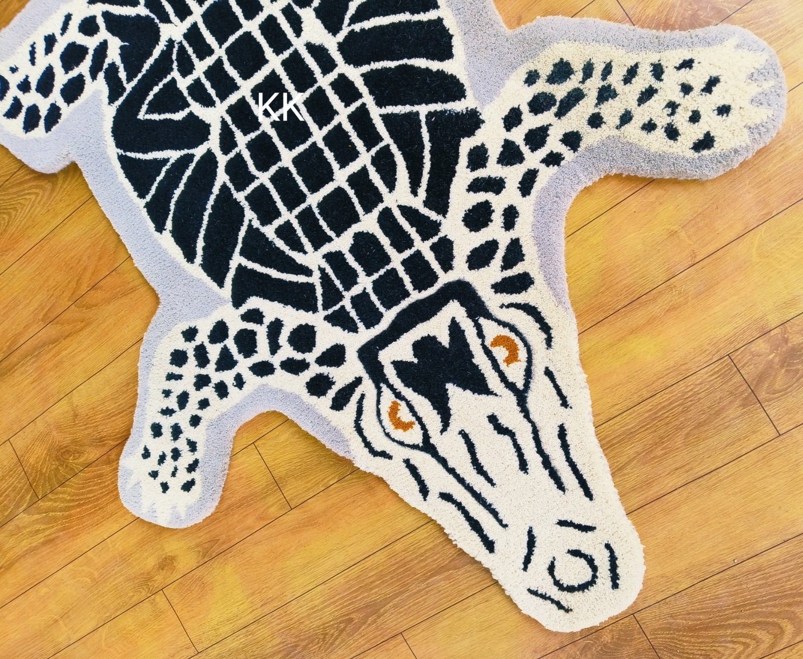 Crocodile Rugs Handmade 100% Woolen Hand Tufted For Home Decoration