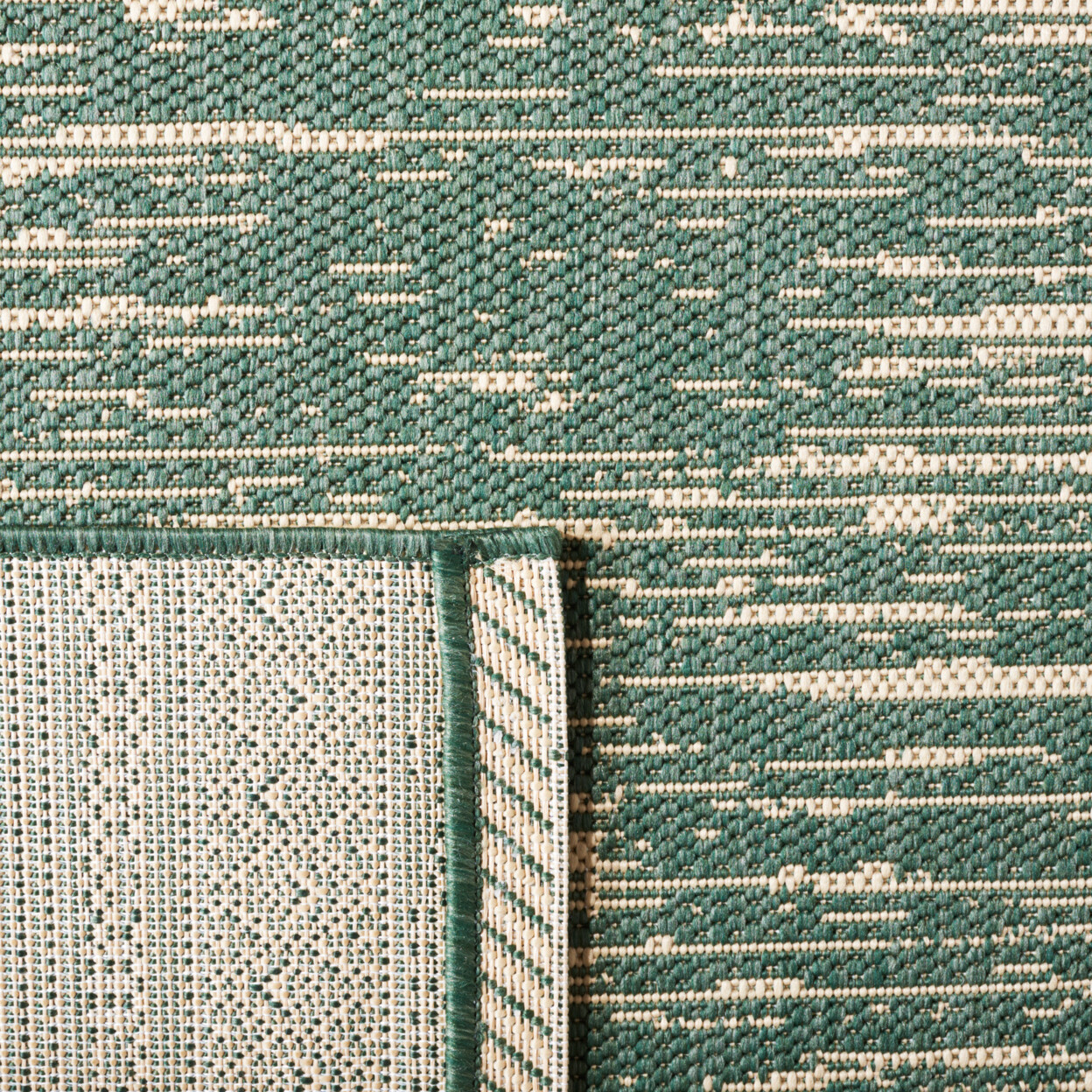 SAFAVIEH Outdoor CY8061-32221 Courtyard Dark Green / Beige Rug