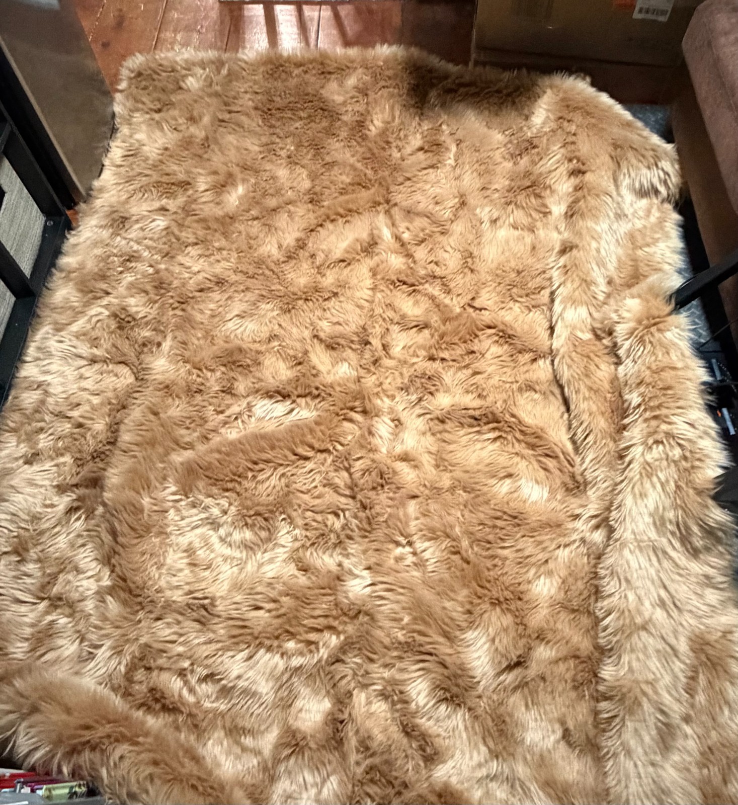 LAMBZY 6′ x 9′ Faux Sheepskin Super Soft Hypoallergenic Rectangular Area Rug