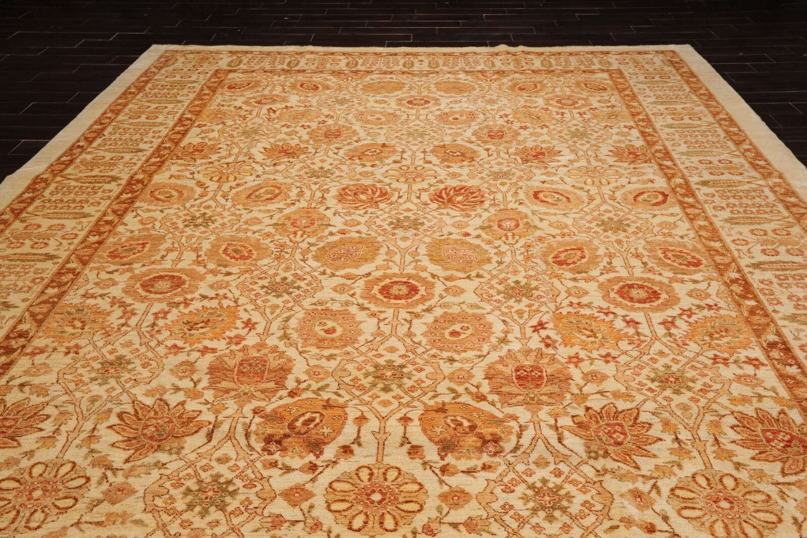 High Sheen Hand Knotted Wool Traditional Peshawar Area Rug Ivory 10’4″ x 13’7″