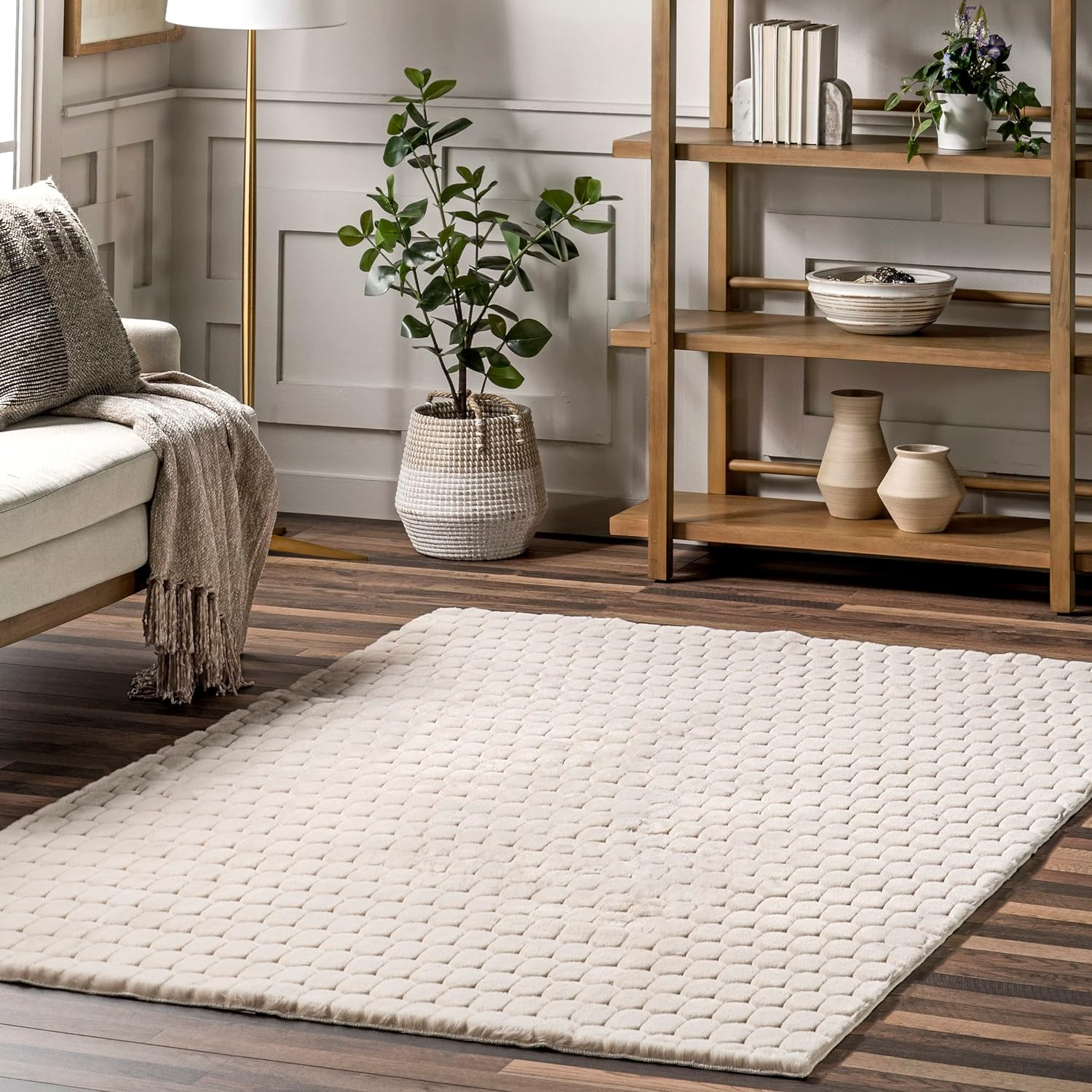 Cozy Nia Beige Shag Area Rug, 5′ x 8′, Soft, Durable & Easy to Clean