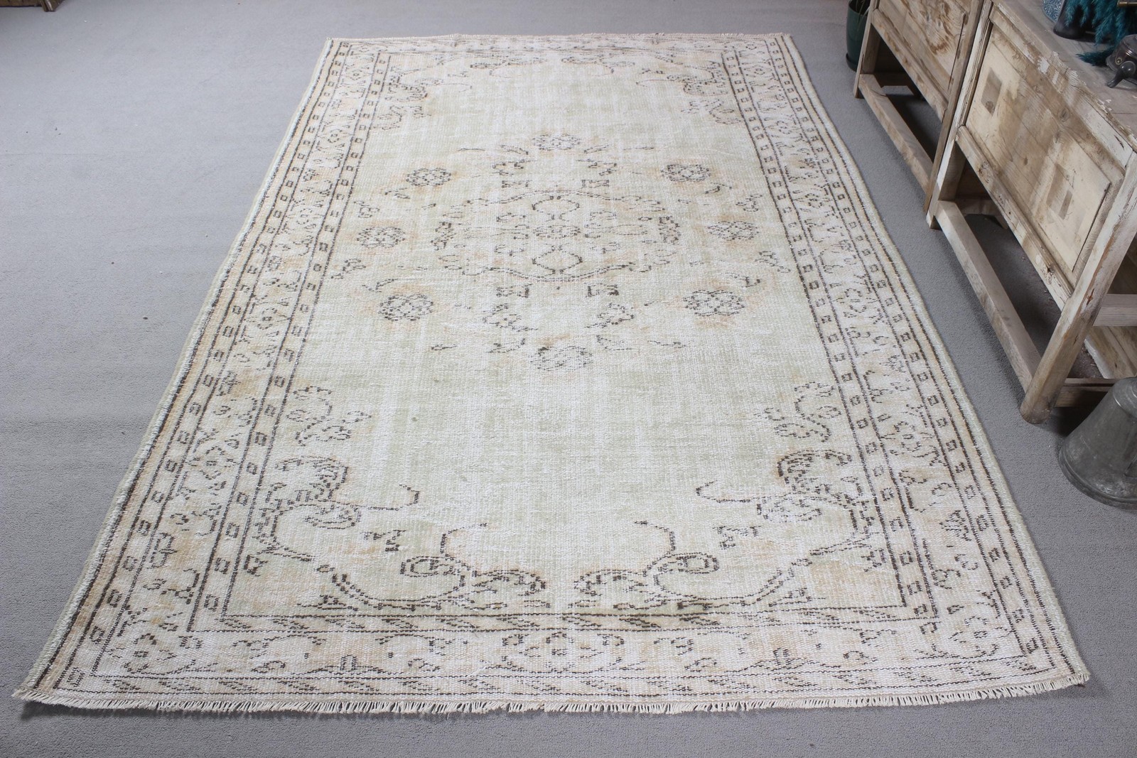 Vintage Large Rug, 5,6×8,8 ft Turkish Rug, White Wool Rug