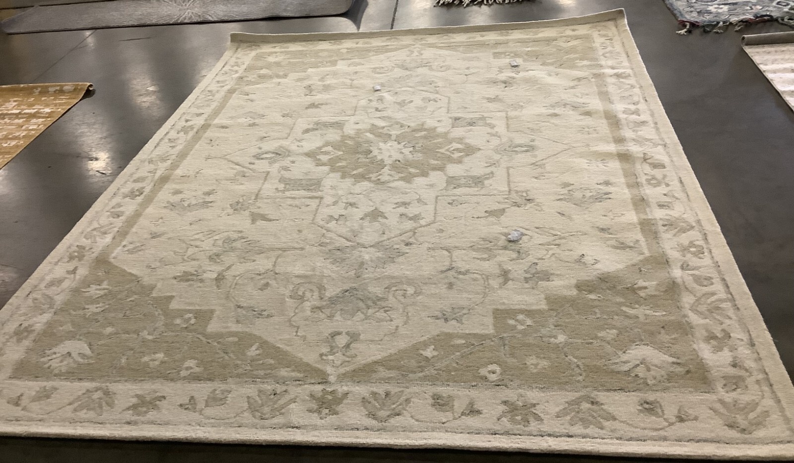 BEIGE / IVORY 8′-0″ x 10′-0″ Flaw in Rug, Reduced Price 1172673576 MLP505B-8