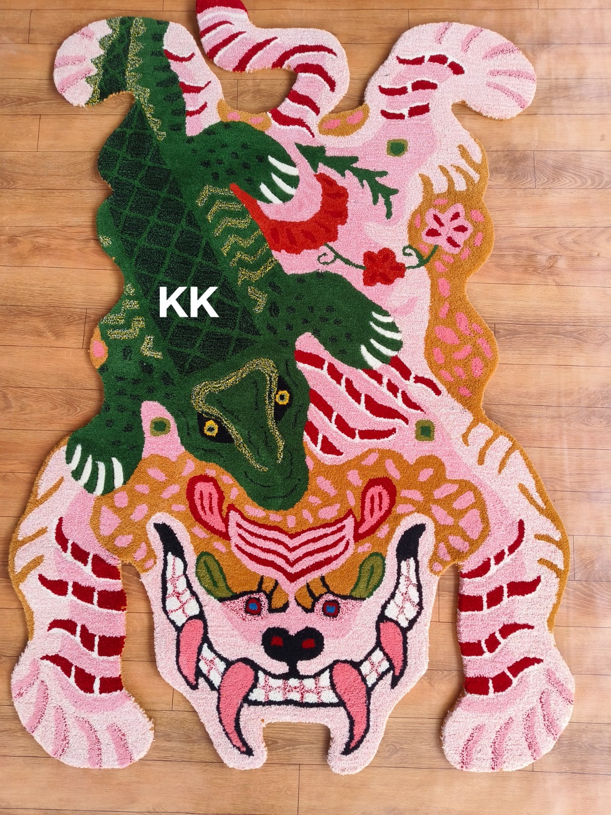 Crocodile Tibetan Tiger Rug Handmade 100% Woolen Hand Tufted For Home Decoration