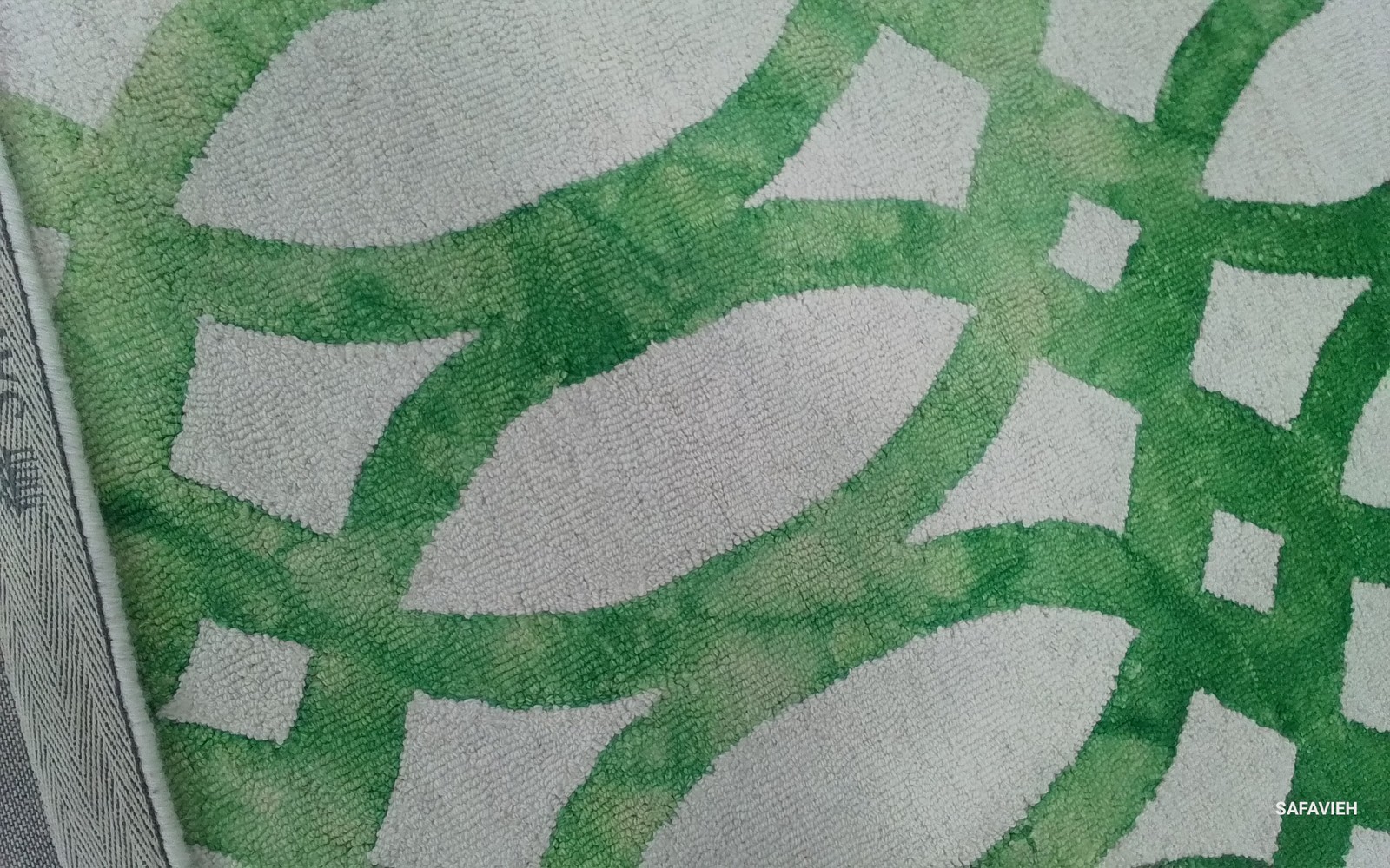 IVORY / GREEN 5′-0″ x 8′-0″ Back Stain Rug, Reduced Price 1172805312 DDY675B-5