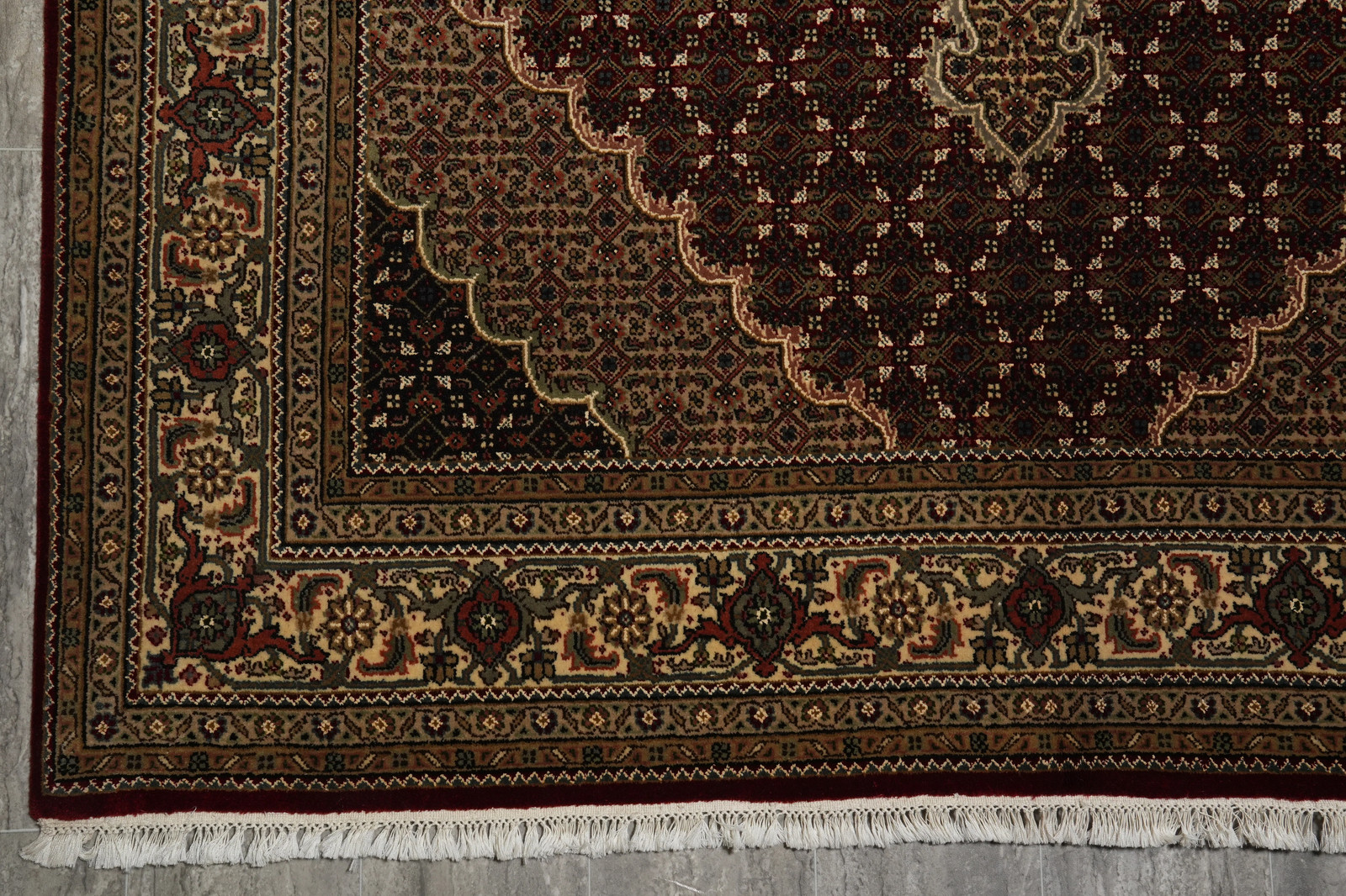 5.9 x 8 Traditional Tabriiz Mahii Wool and Silk Hand-Knotted Rug #F-3066