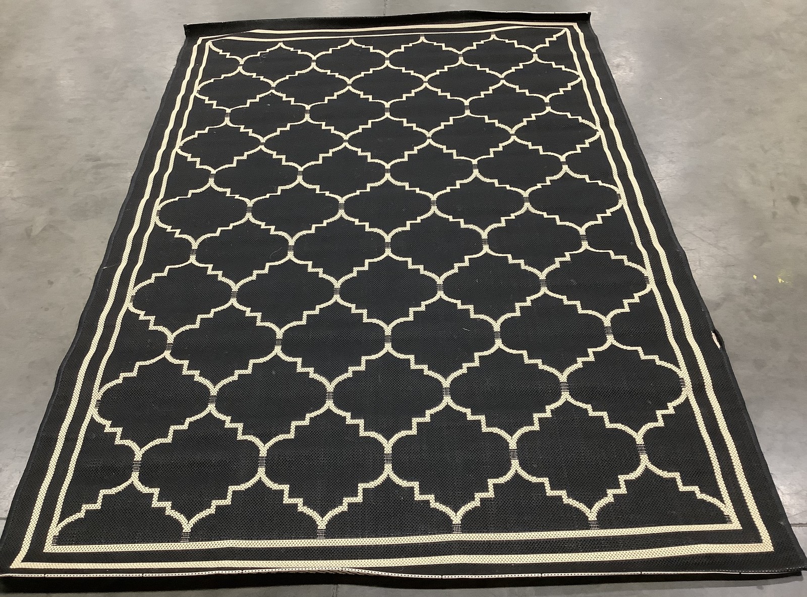 BLACK / CREME 5′-3″ x 7′-7″ Damaged Rug, Reduced Price 1172685865 CY6889-26-5