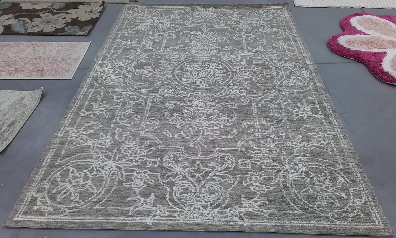 IVORY / DARK GREY 6′-0″ x 9′-0″ Flaw in Rug, Reduced Price 3172810793 EBN309H-6
