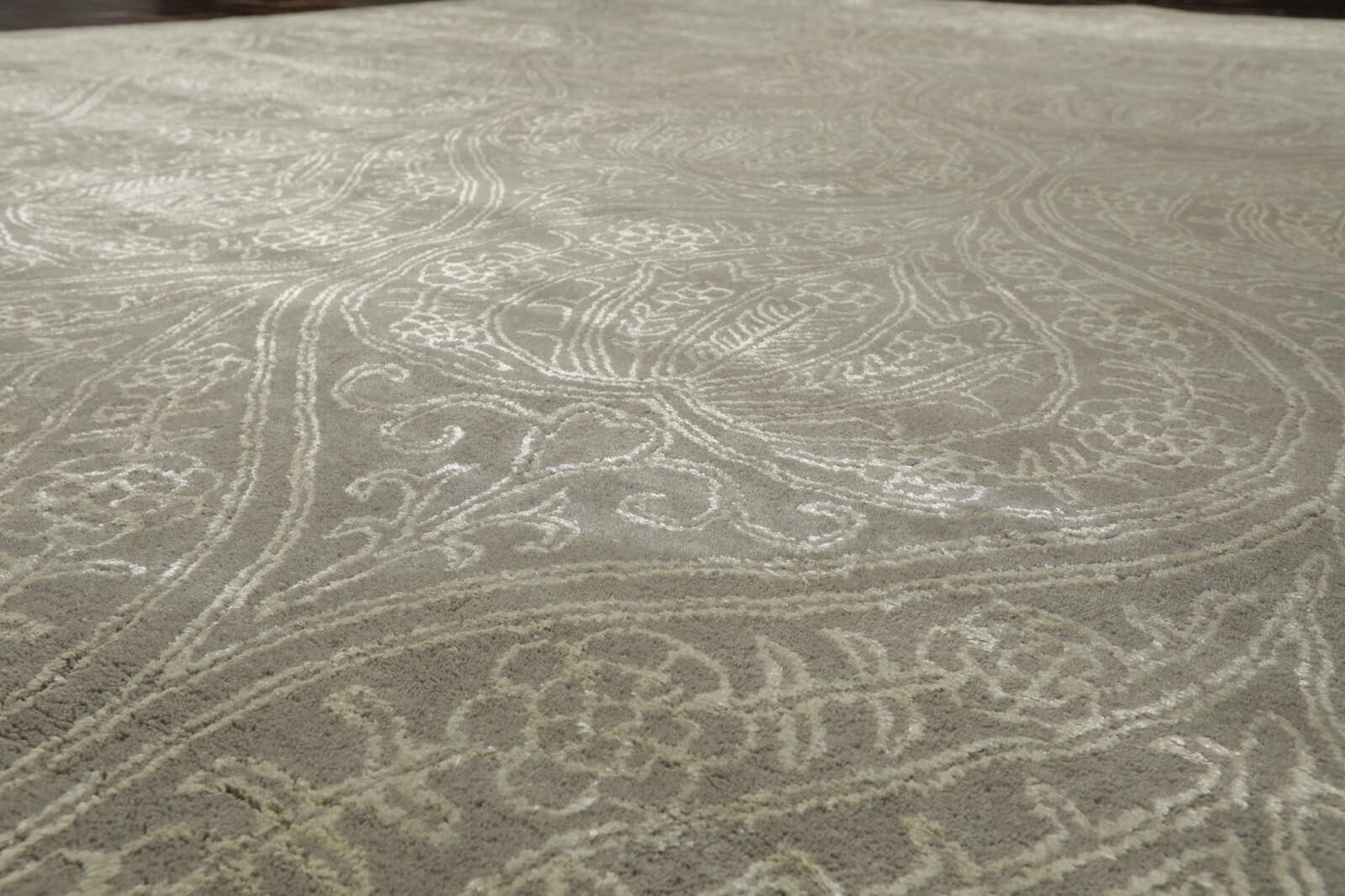 8′ x 11′ Handmade Wool & Art Silk Patterned Transitional Area Rug Gray Caledon