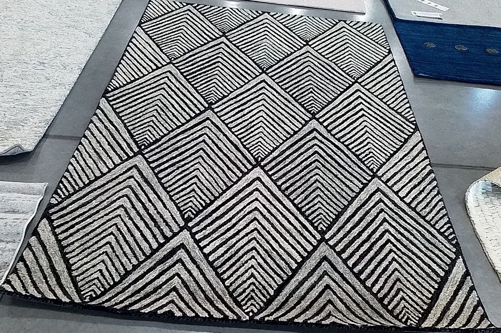 CHARCOAL / IVORY 5′ X 8′ Back Stain Rug, Reduced Price 1172762954 MLP151H-5