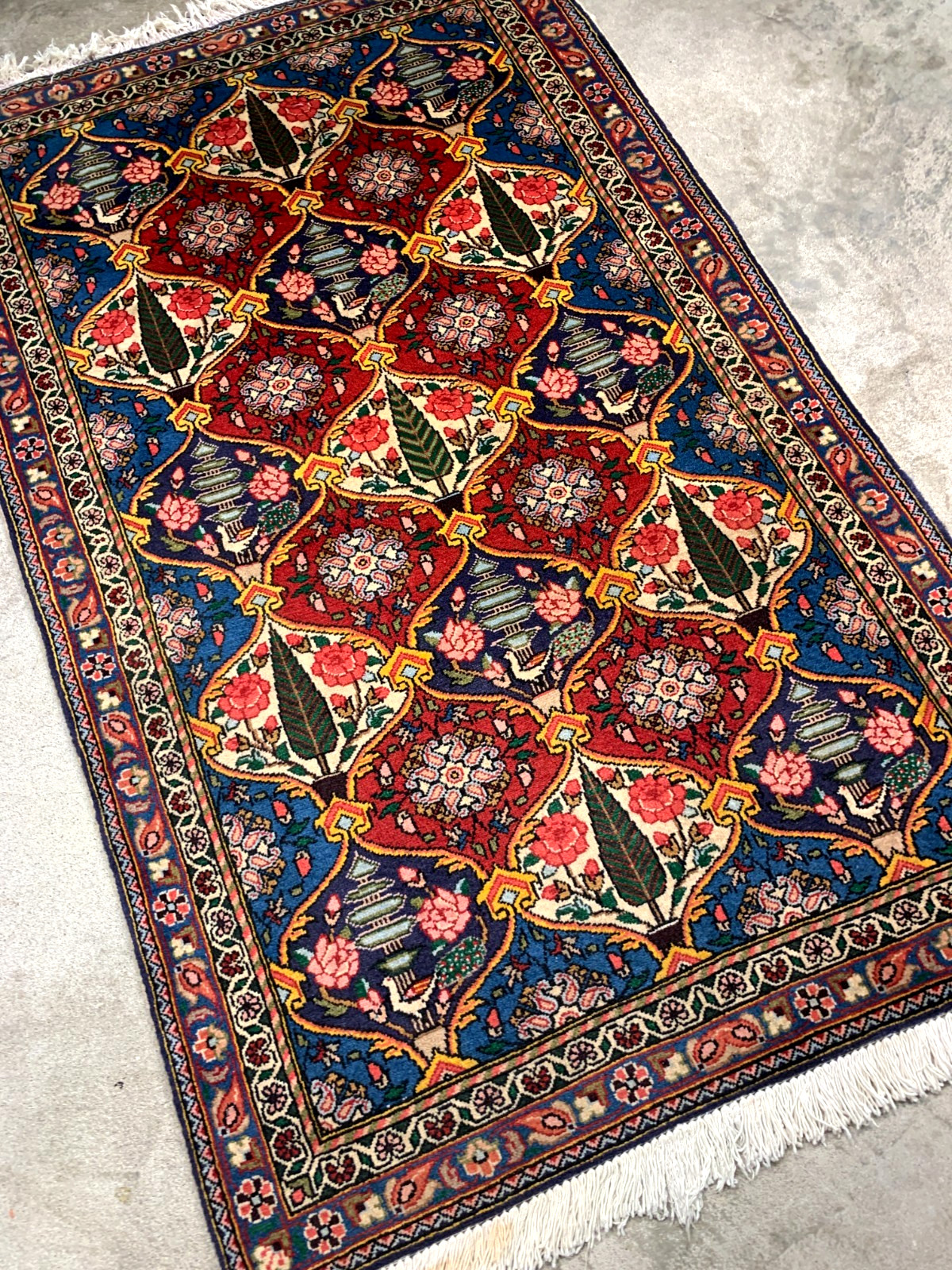 3’3″x5’2” Hand-Knotted 100% Wool Pile Bakhtiarie Area Rug