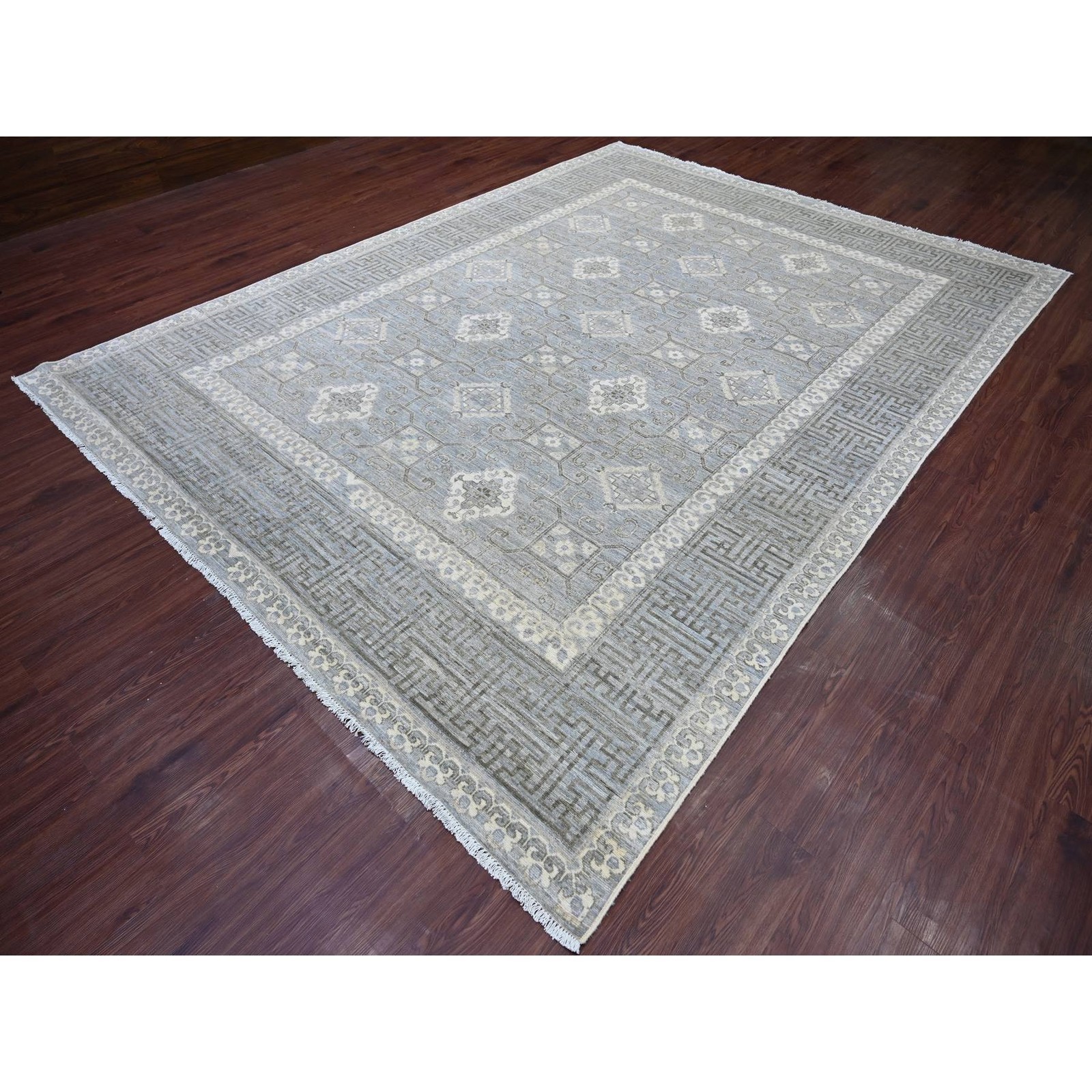 8’8″x11’8″ Spanish Gray Khotan Design with Rosette Hand Knotted Wool Rug 21885