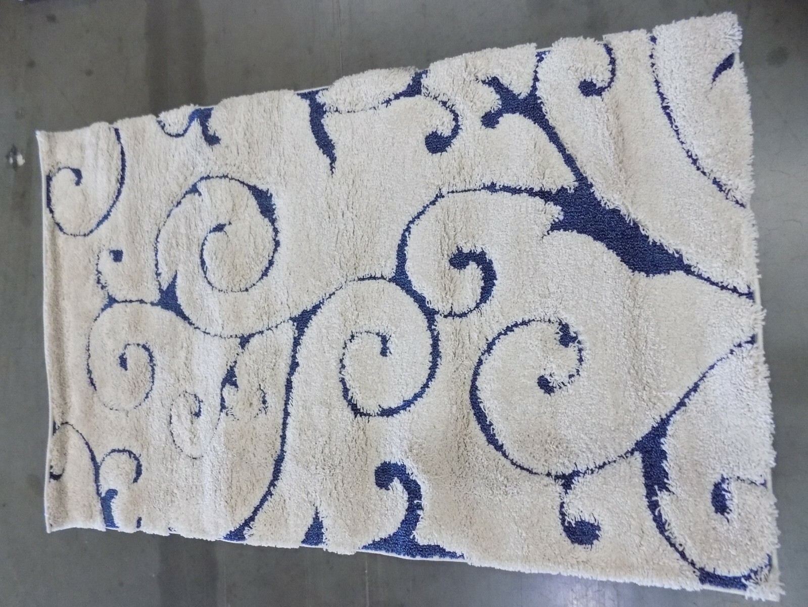 CREAM / BLUE 3′-3″ X 5′-3″ Stained Rug Reduced Price 1172586510 SG455-1165-3