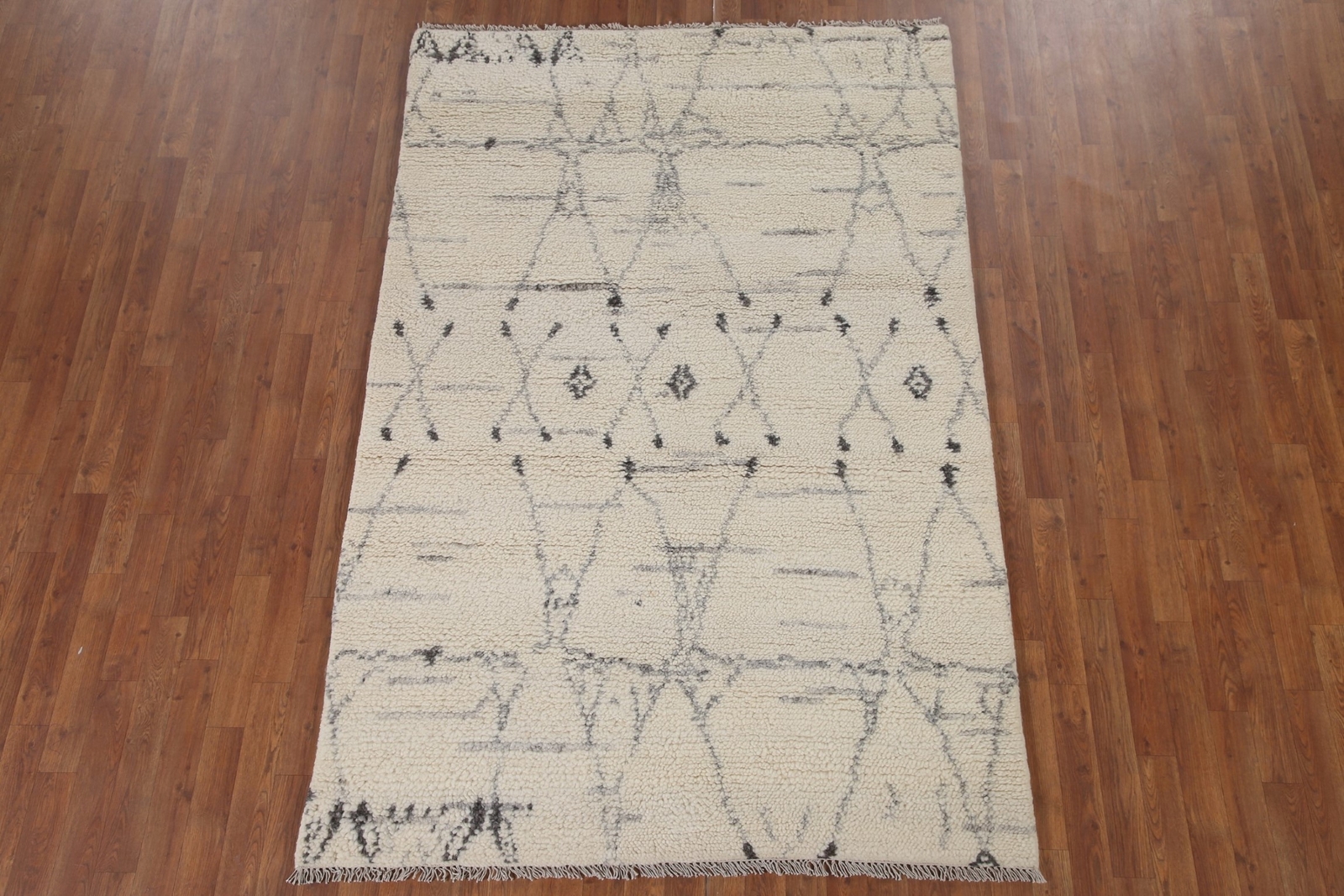 Handwoven Luxury Hand-Knotted Moroccan Indian Area Rugs for Any Space 5×8 ft
