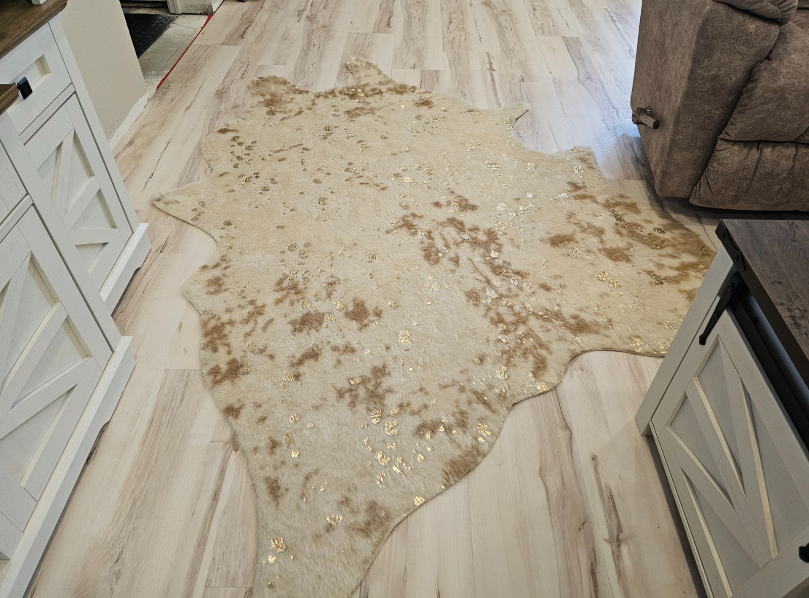 Farmhouse Rustic Country Faux Cowhide Rug Metallic Beige excellent conditi 5×6.6