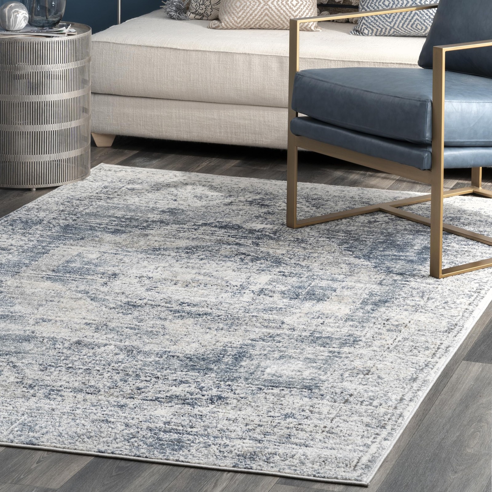 Jayla Barbed Iris Medallion Area Rug, 4×6, Blue