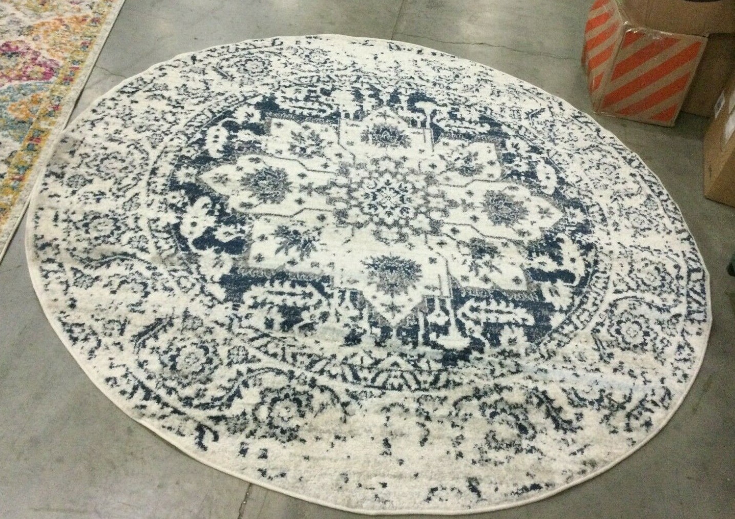 CREAM /NAVY 6′-7″ X 6′-7″ Round Stained Rug, Reduced Price 1172634312 MAD603D-7R