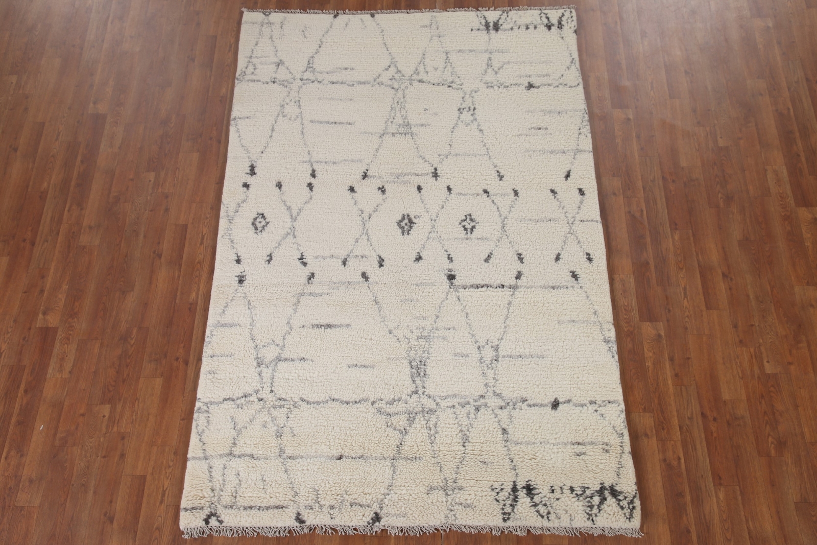 Handwoven Luxury Hand-Knotted Moroccan Indian Area Rugs for Any Space 5×8 ft