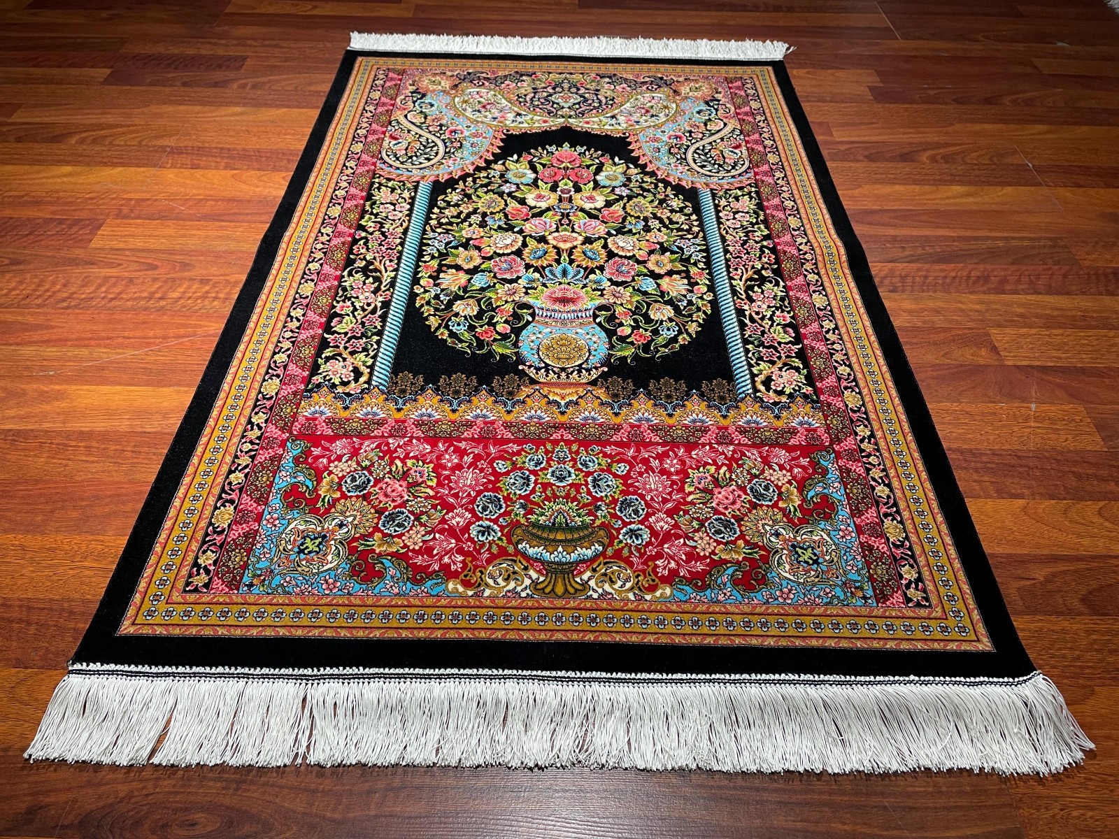 3×4 ft Vase Design Black Silk Prayer Rug, Traditional Floral Gift Prayer Mat