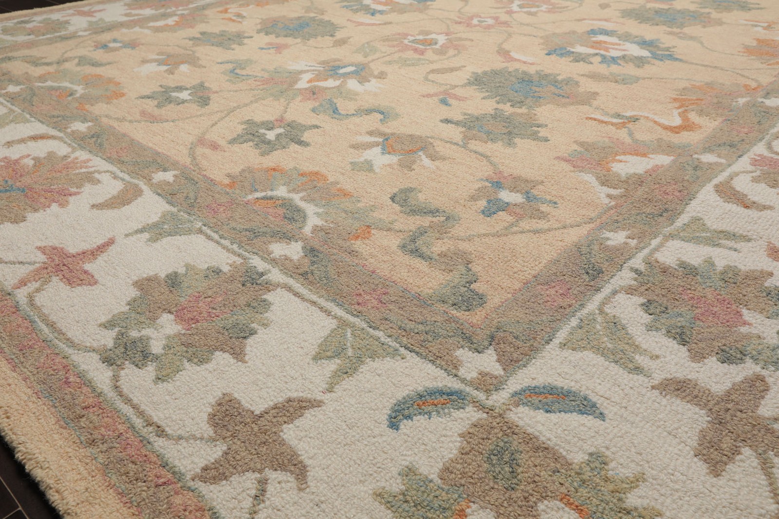 Multi Size LoomBloom Pale Peach Wool Rug, Hand Hooked Traditional Agra Weave