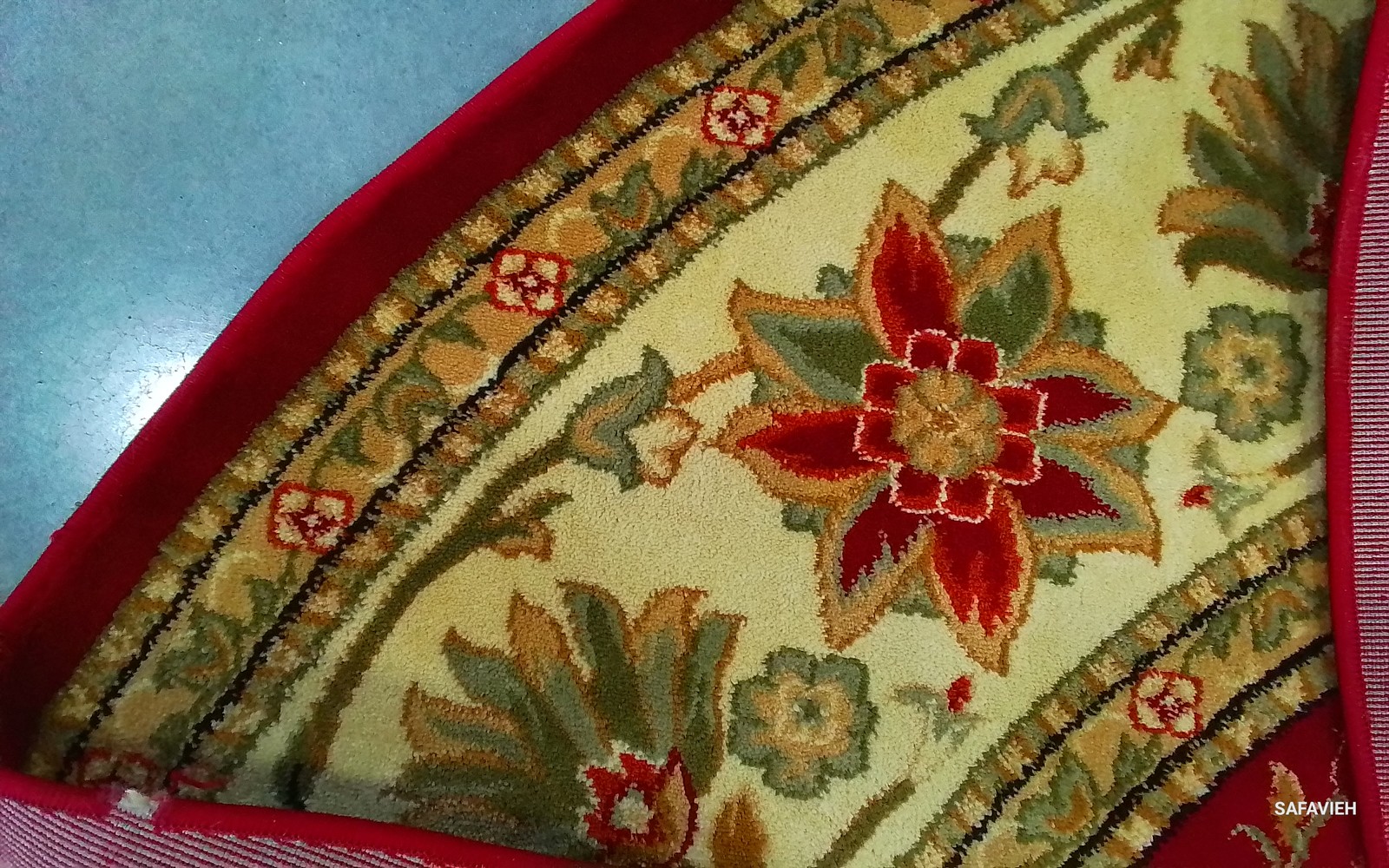 RED/IVORY 8′-0″ x 8′-0″ Damaged Binding Rug, Reduced Price 1172802026 LNH212F-8R