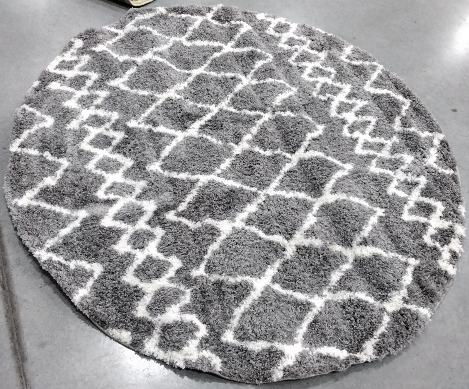 LT GREY / CREAM 5′-1″ X 5′-1″ Back Stain Rug Reduced Price 1172759154 BER165B-5R