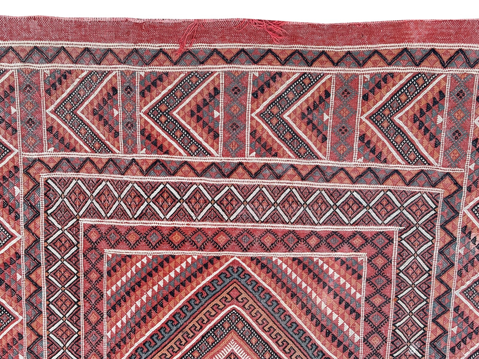 5×6 Magnificent Vintage Flatwoven Rug 137cm x 209cm