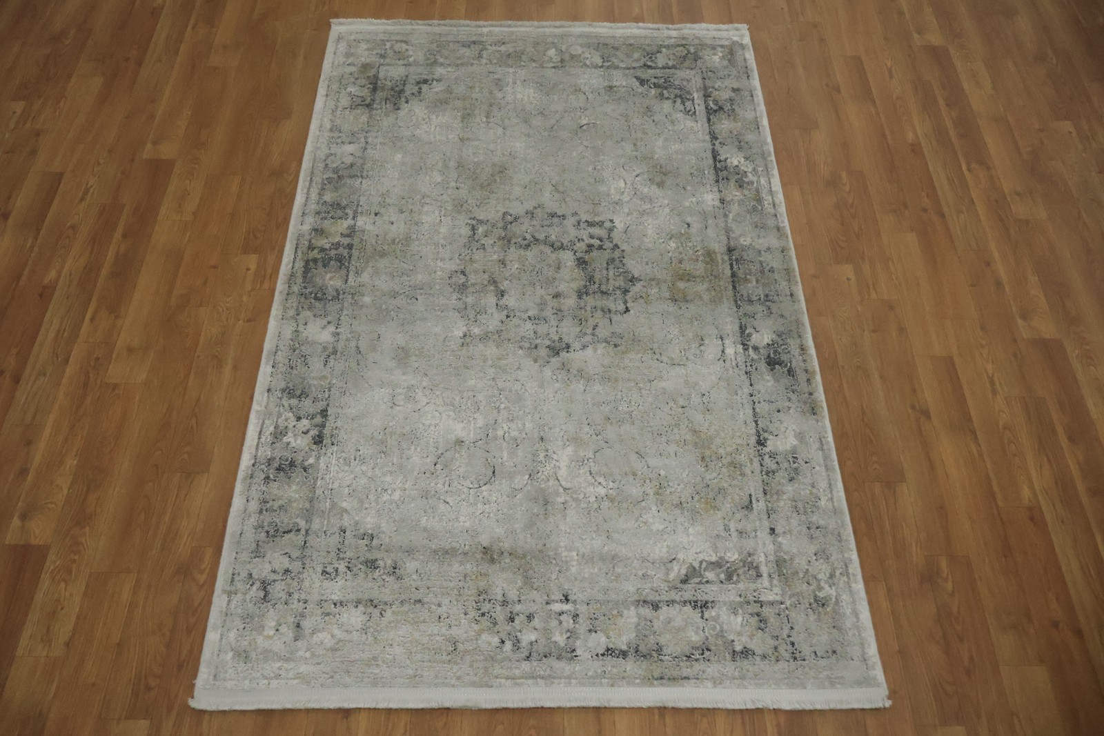 Vintage Distressed Look Rug 4×6 Ft Turkish Oriental Carpet Gray Tones Accent Rug