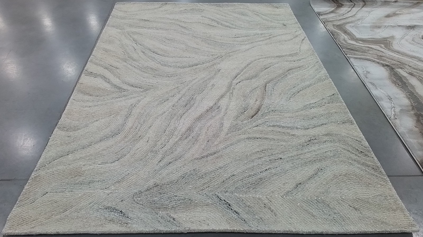 IVORY / GREY 6′-0″ x 9′-0″ Flaw in Rug, Reduced Price 1172792043 MET505F-6
