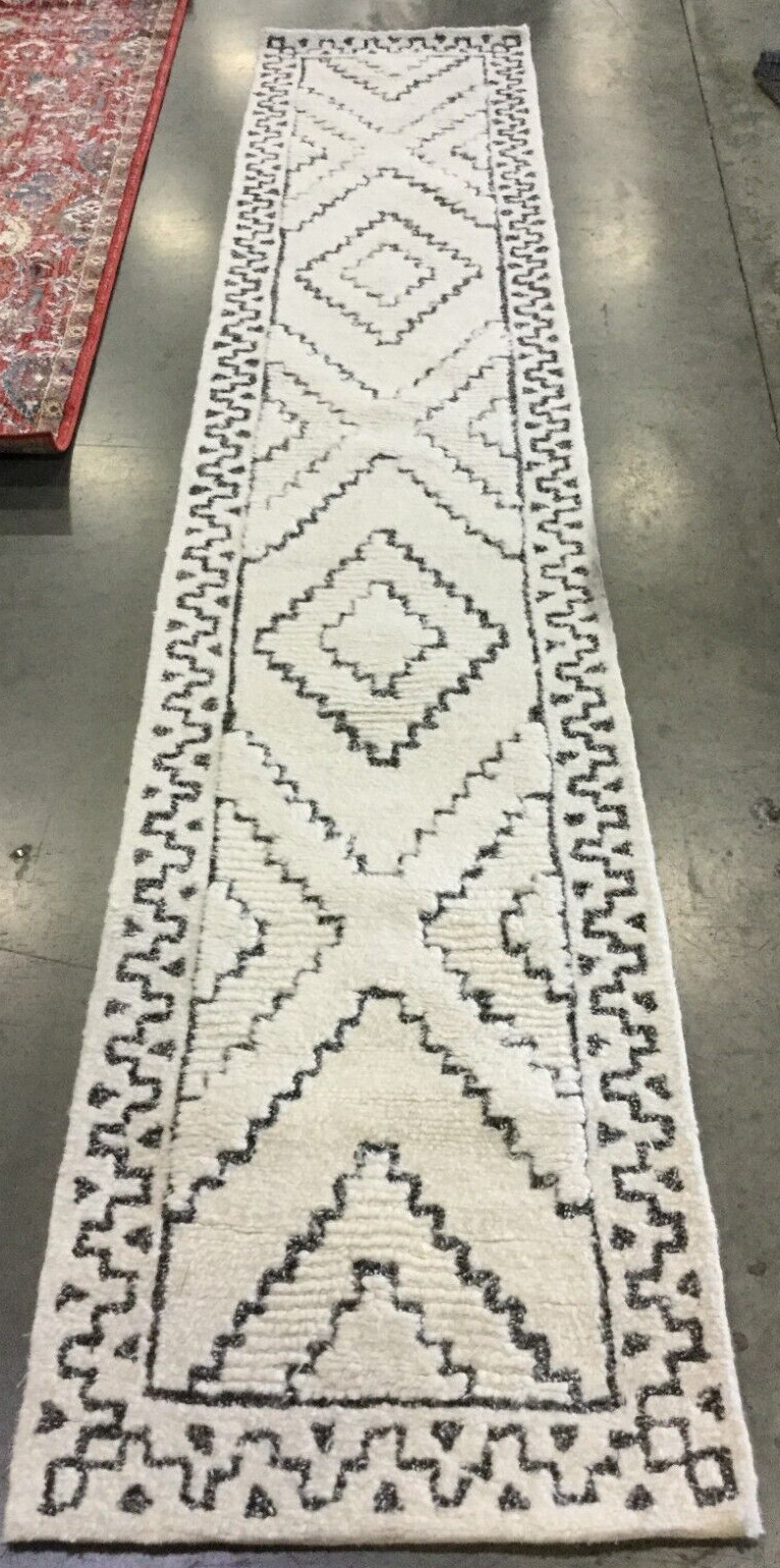 IVORY / BLACK 2′-3″ X 12′ Binding Stain Rug Reduced Price 1172661388 CSB205Z-212