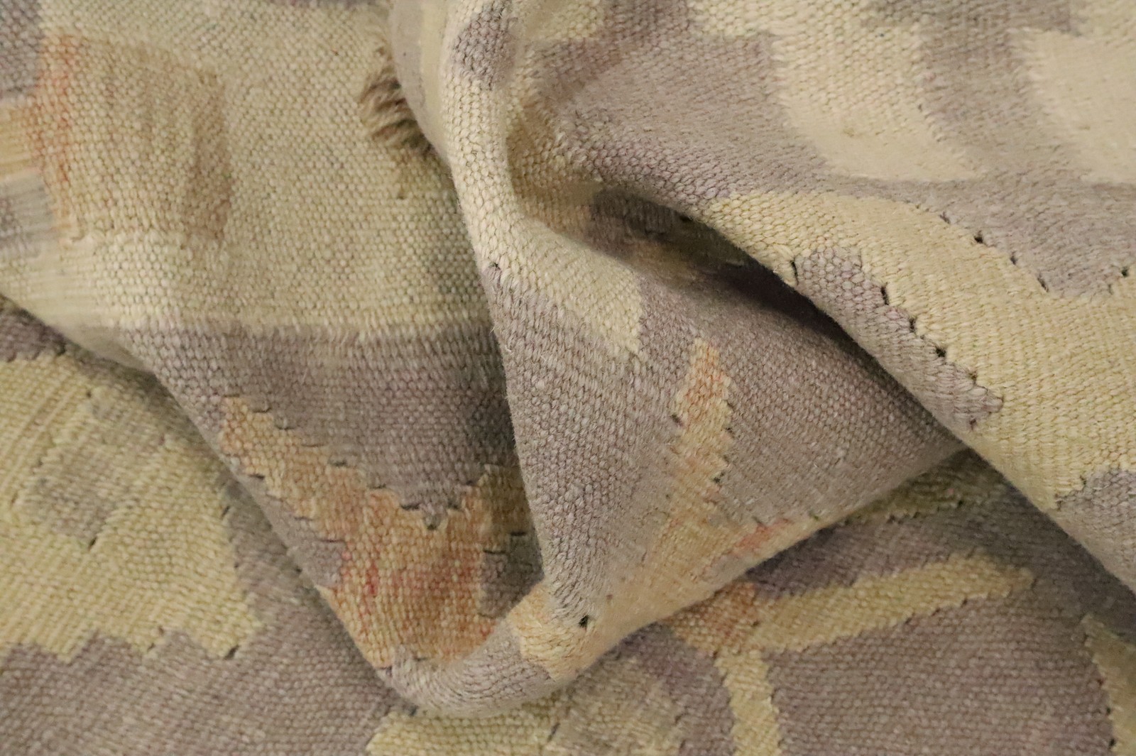 Neutral Toned Kilim Rug 3×5 Flat-weave Wool with Geometric Accents