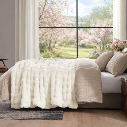 Amélie Home Faux Fur Throw Blanket for Couch, Ultra Soft 50″ x 60″ Cream White