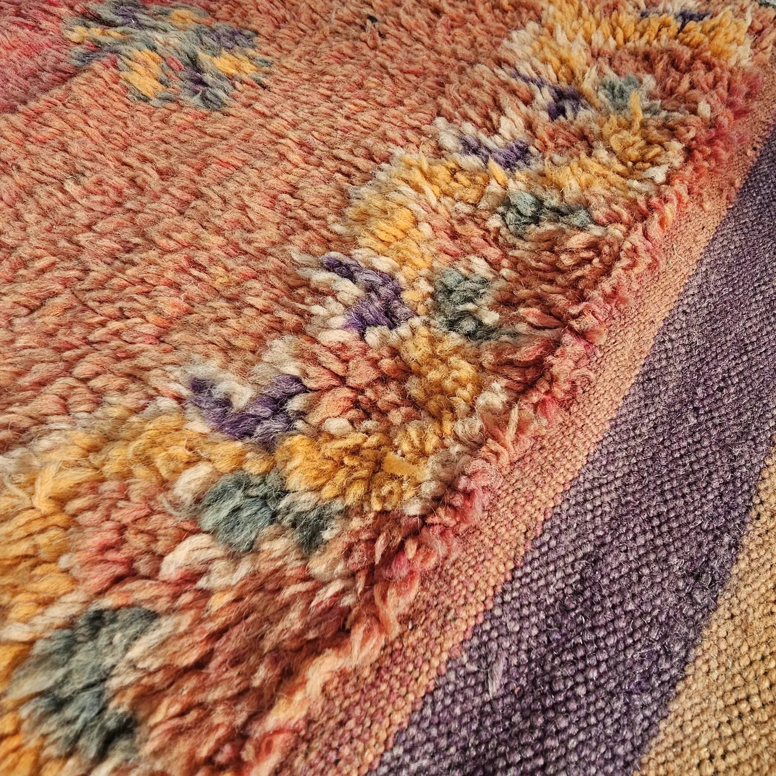 Large Berber Boujaad Rug: Handmade Moroccan Wool Rug