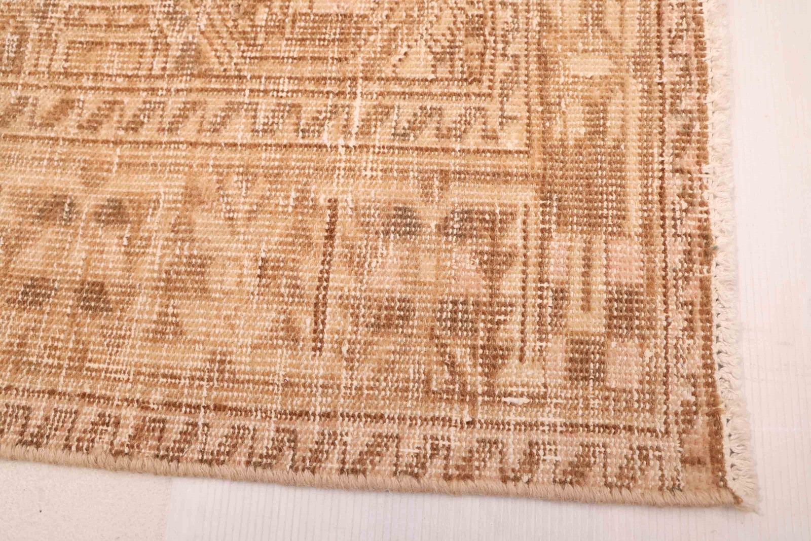 Vintage 6’9″ x 10’2″ Traditional Hand Knotted Vegetable Dye Wool Area Rug