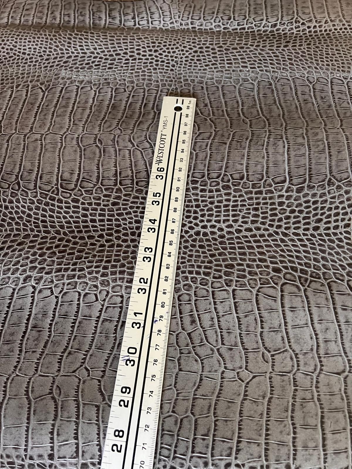 100% CALFSKIN LEATHER GARMENT HIDE SKIN 83826