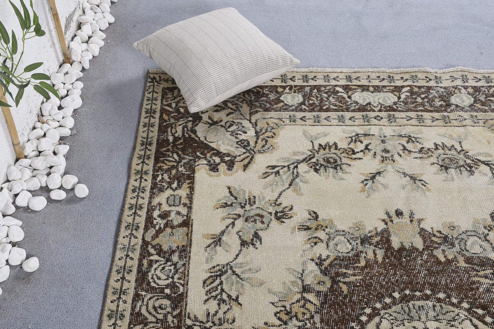 Turkish Vintage Rug 5,2×8,3 ft, Beige Large Patchwork Wool Rug