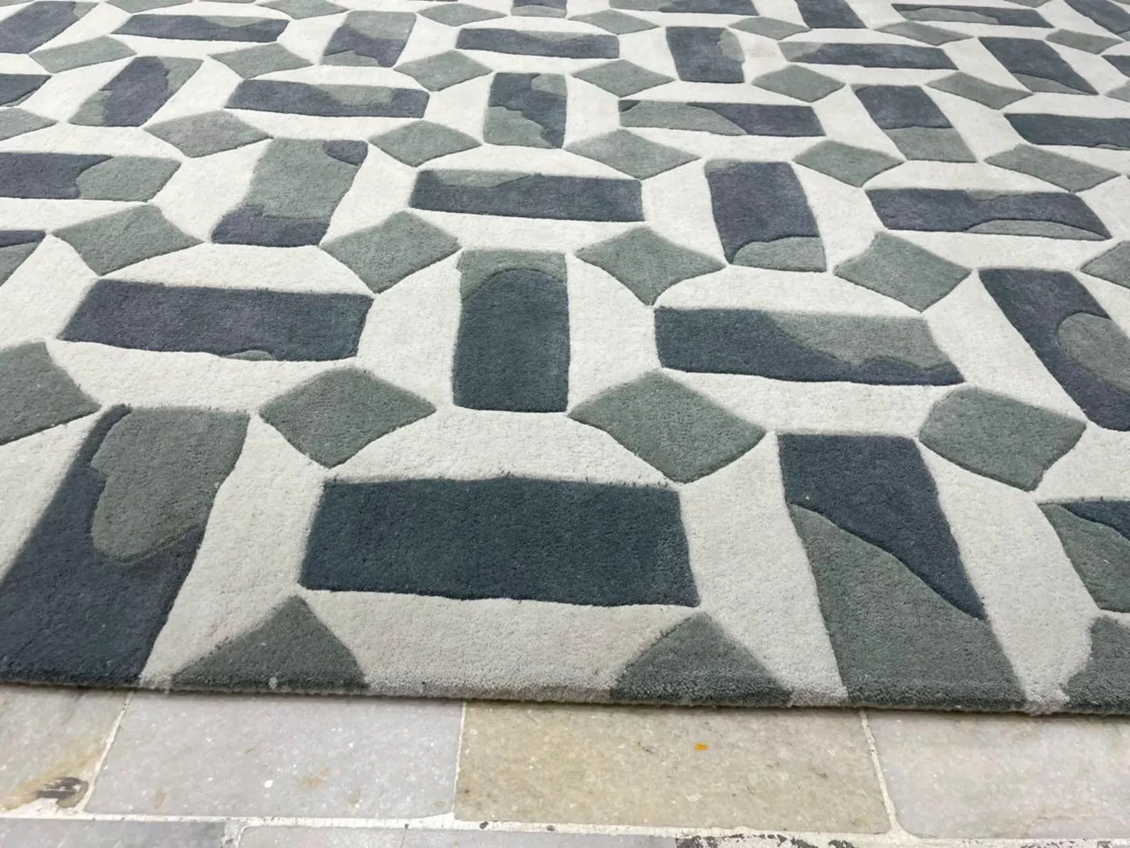 Geo Stone – Hand Tufted Wool Area Rug for Bedroom Living Room Guestroom Rug