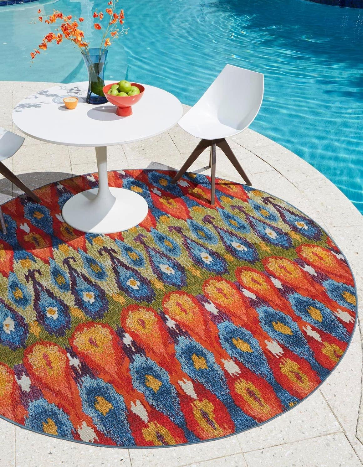 Outdoor Modern Collection Area Rug – Ikat (4′ 1″ Round, Multi/ Burgundy)