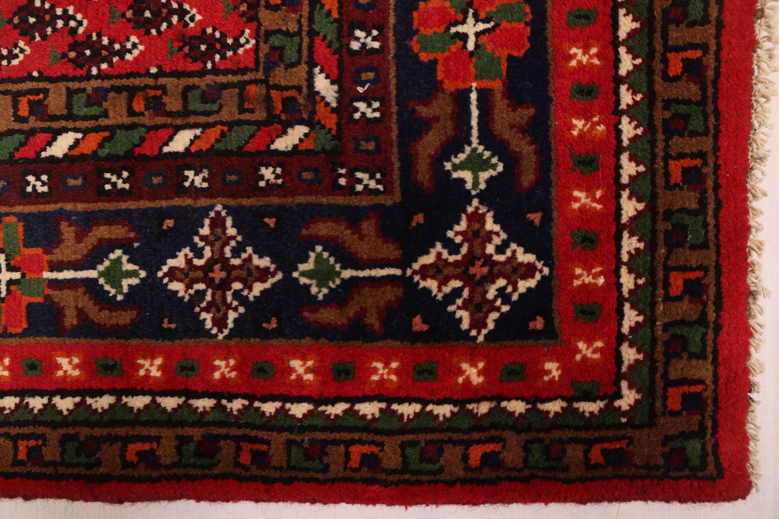 Vintage 6’0″ x 9’2″ Traditional Hand Knotted Vegetable Dye Wool Area Rug