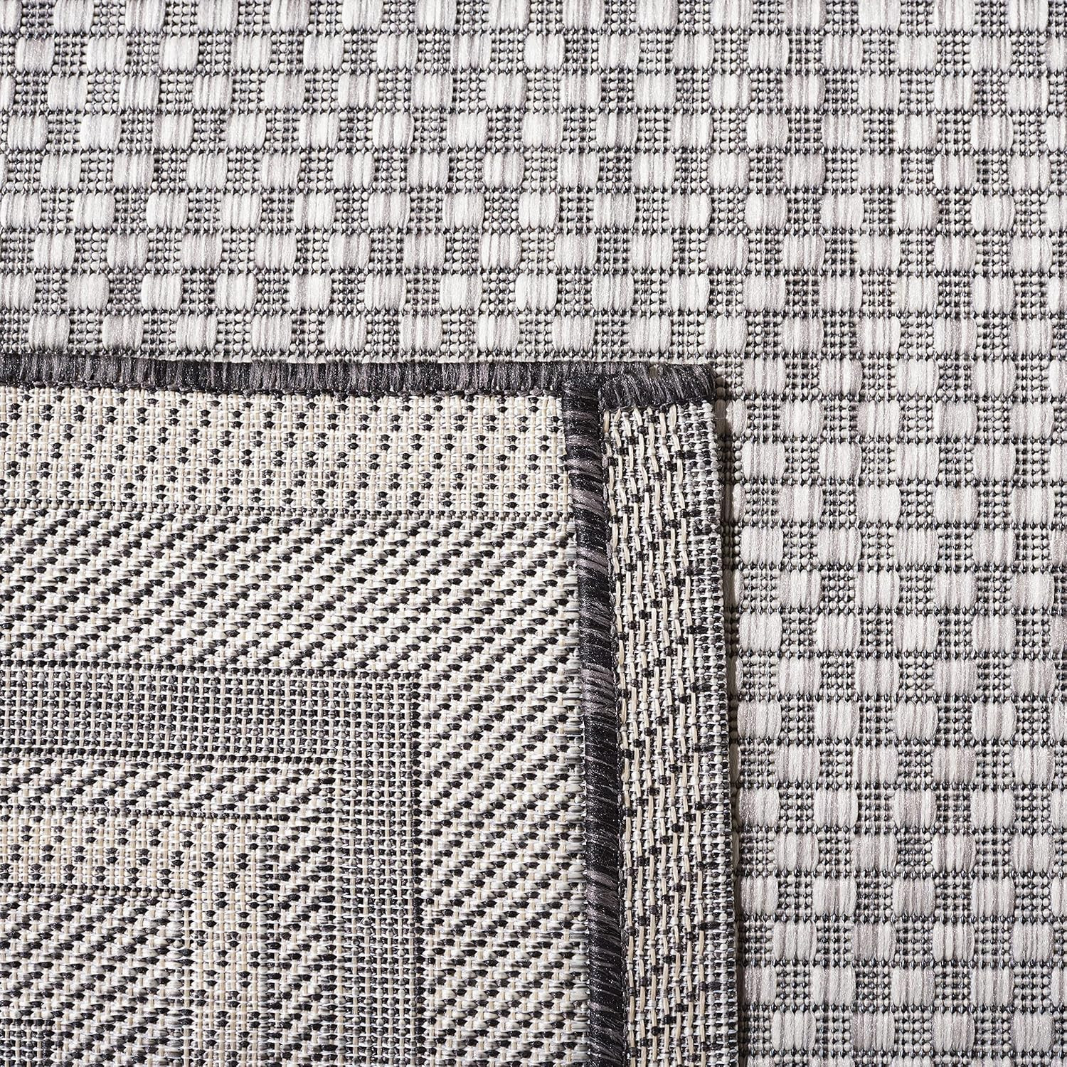 SAFAVIEH Courtyard Collection 2′ X 3’7′ Light Grey/Black CY8475 Indoor/ Outdoor