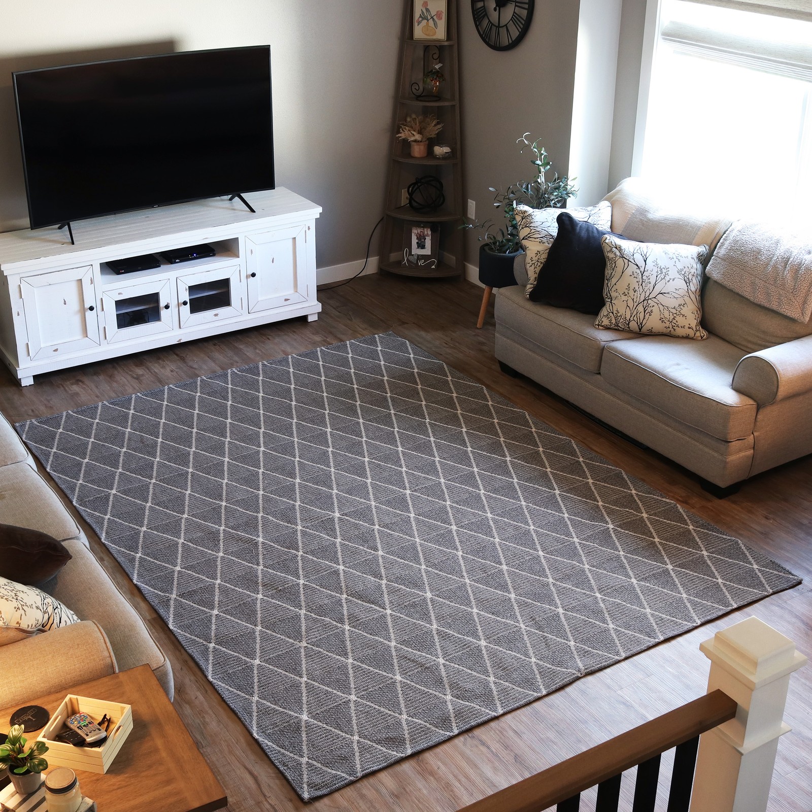 Lattice Perfection Indoor Area Rug – Charcoal – 8 ft x 10 ft by Sunnydaze