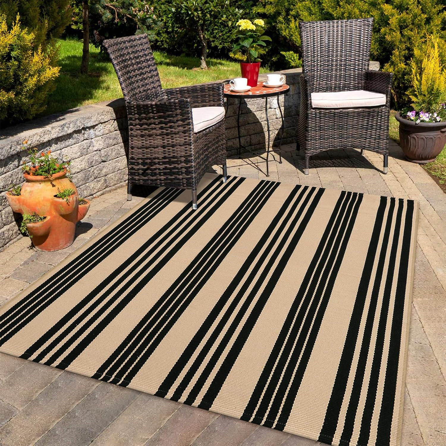 Reversible Washable 4’X6′ Black & Khaki Striped Indoor Outdoor Rug