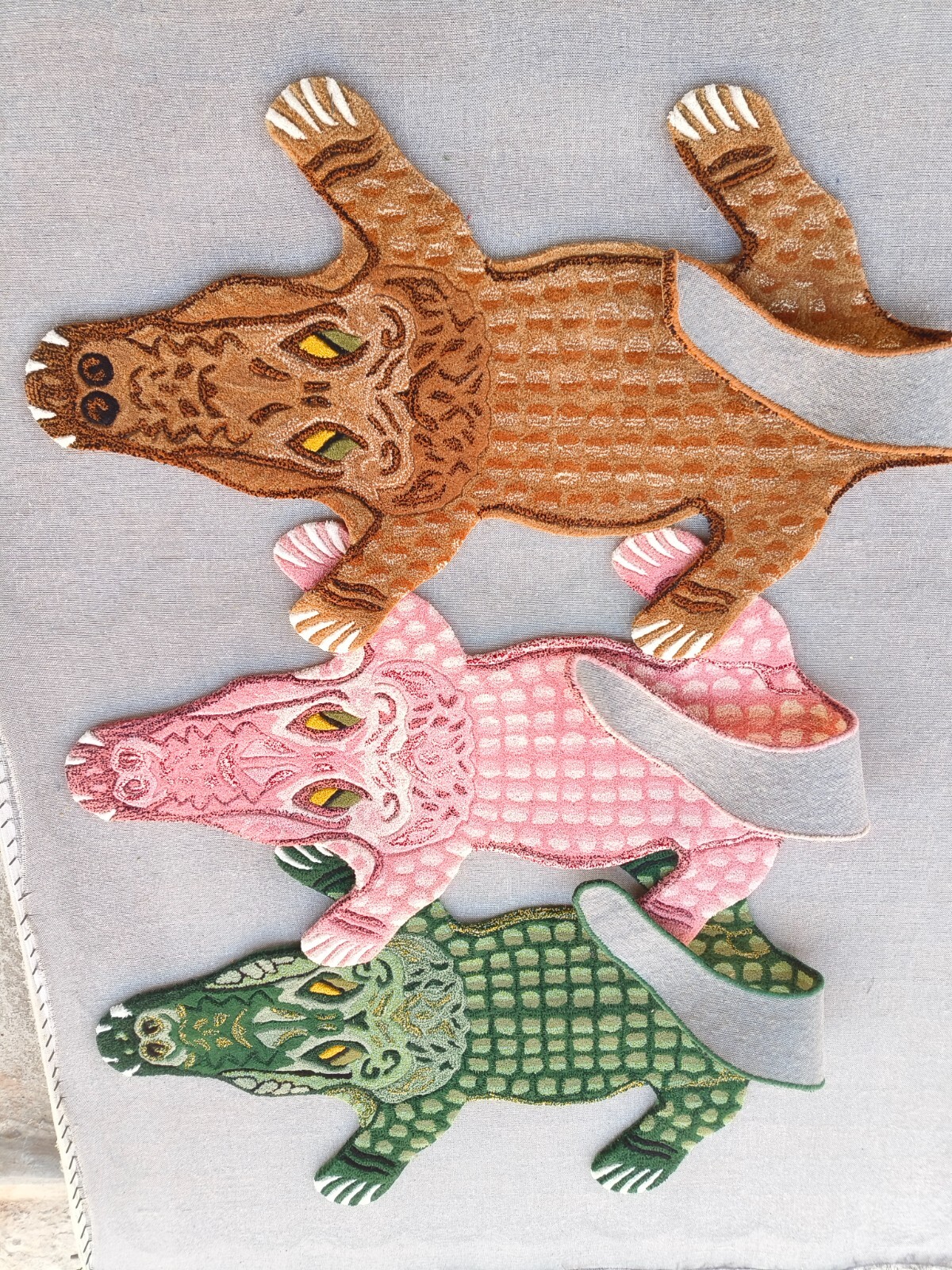 Crocodile Rugs 2×4 Feet Handmade 100% Woolen Hand Tufted For Home Decoration
