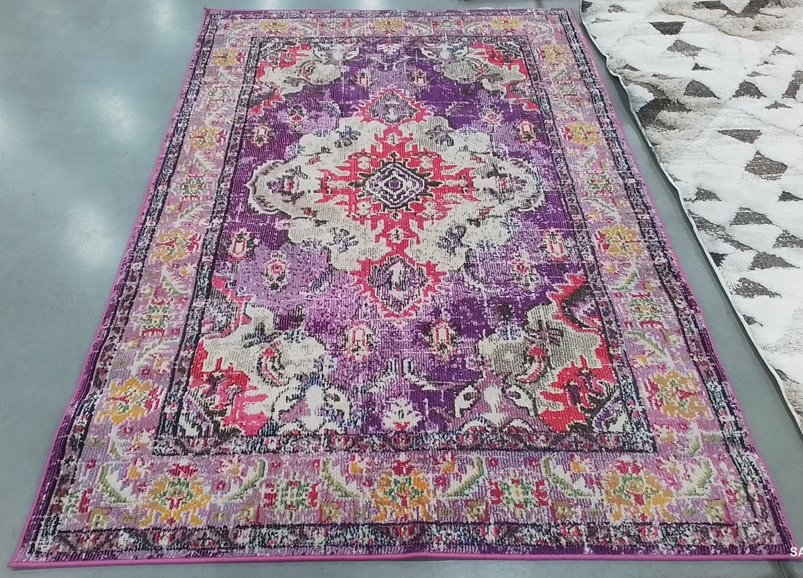 VIOLET / FUCHSIA 5′-1″ x 7′-7″ Flaw in Rug, Reduced Price 1172781870 MNC243P-5