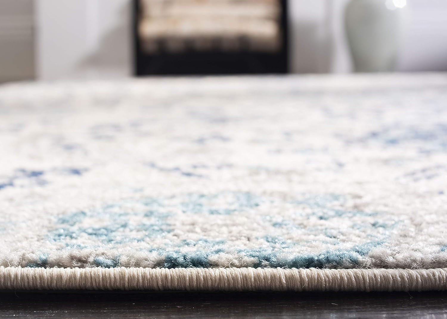 SAFAVIEH Madison Collection Area Rug – 5’3″ X 7’6″, Cream & Light Grey, Boho Chi